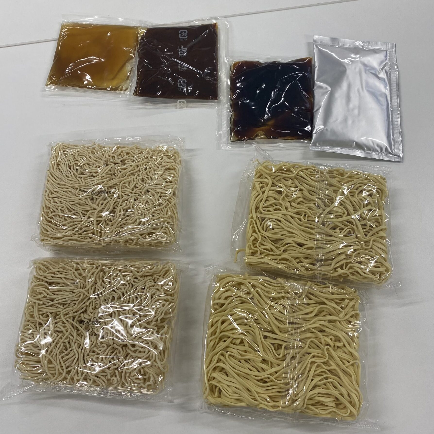 池袋ヴィーガンラーメン４食セット　中身