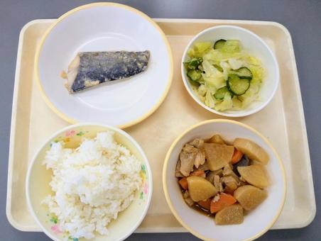 三条市の給食で牛乳廃止